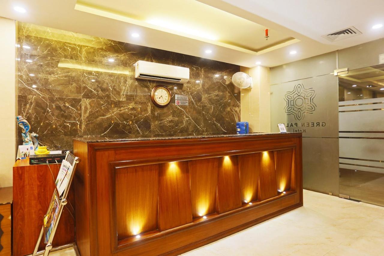 Hotel Capital O Green Palms Near Jhilmil Metro Station Nueva Delhi Exterior foto