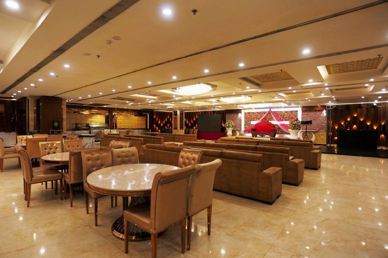Hotel Capital O Green Palms Near Jhilmil Metro Station Nueva Delhi Exterior foto